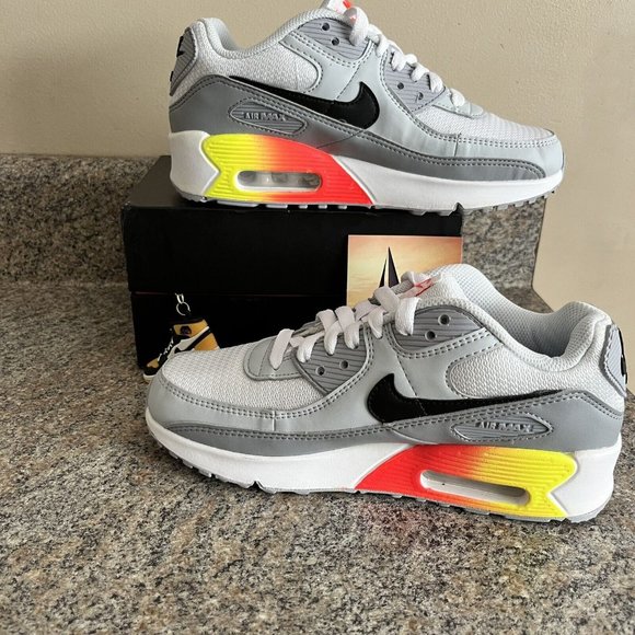 Nike Air Max 90 Size 4Y / Women Size 5.5 Grey Gradient Cassette DR8924-001 Shoes - Picture 3 of 8